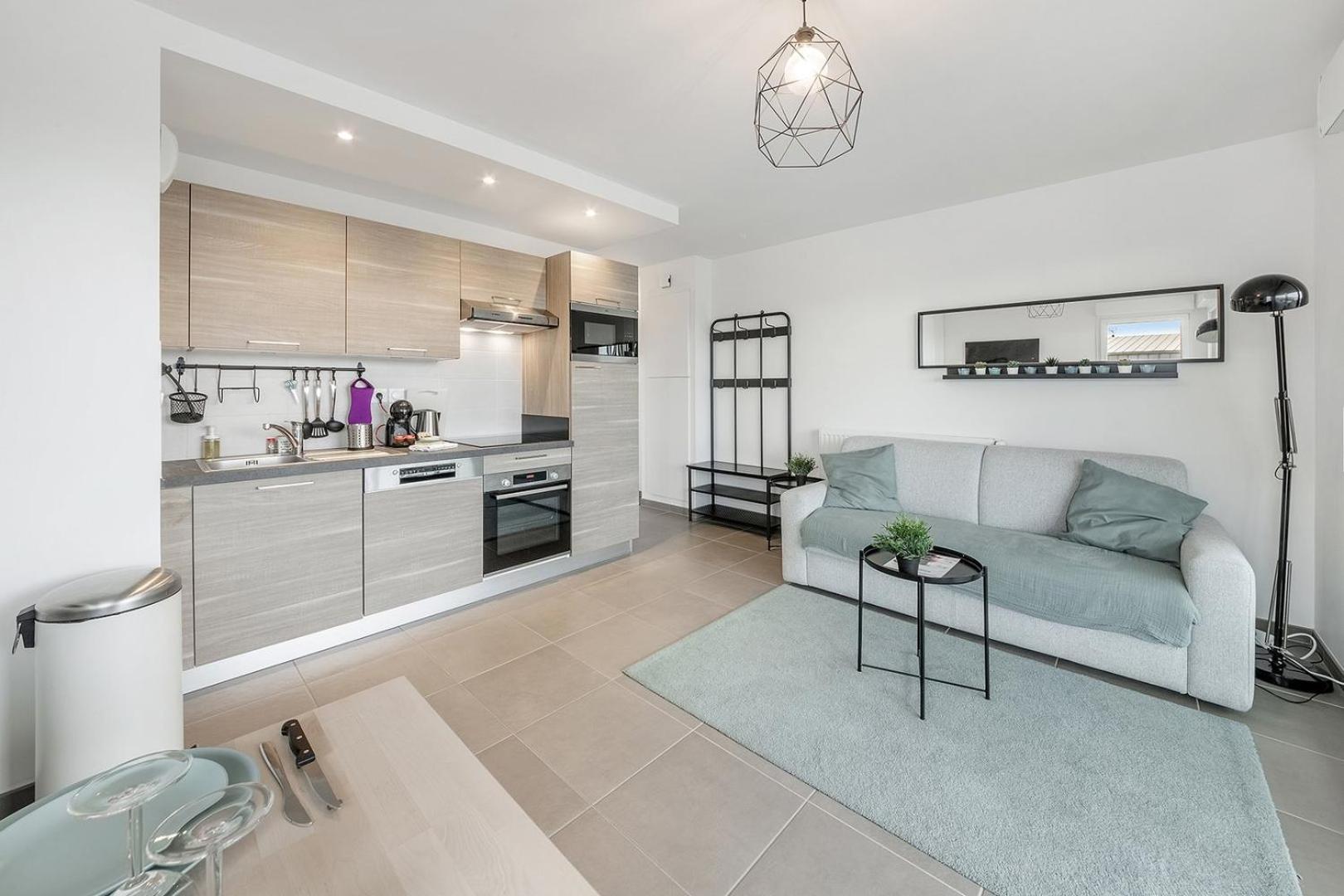 Canephora - 800m Mer, Terrasse, Parking, 400m Gare *